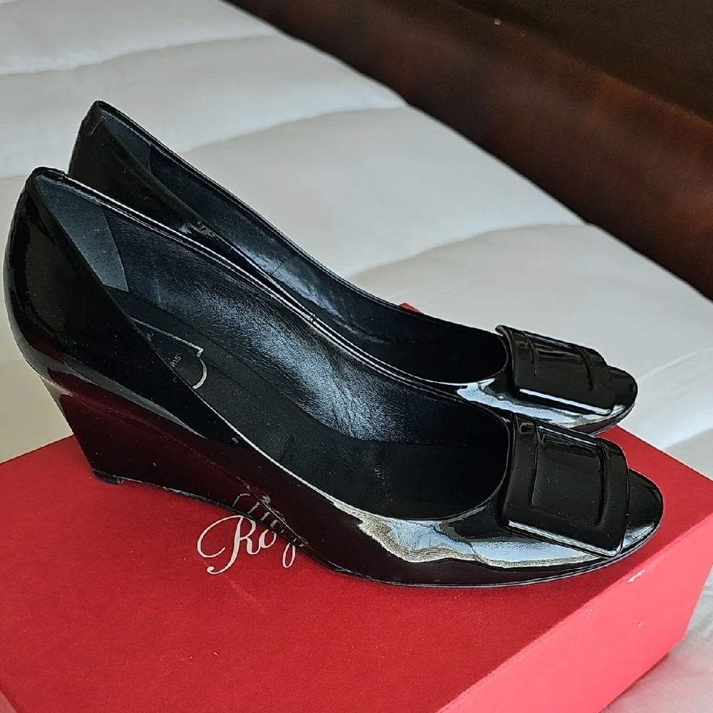 Roger Vivier Black Patent Buckle Wedges - Picture 3 of 9